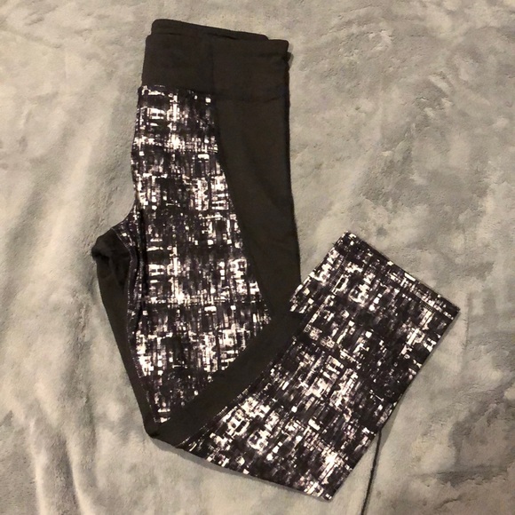 Calvin Klein Performance Cropped Leggings - Picture 1 of 3